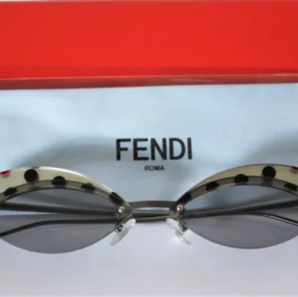 DEFENDER CAT-EYE METAL SUNGLASSES IN BLACK RED PRINT